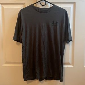 Under armour men’s size medium olive green tshirt.